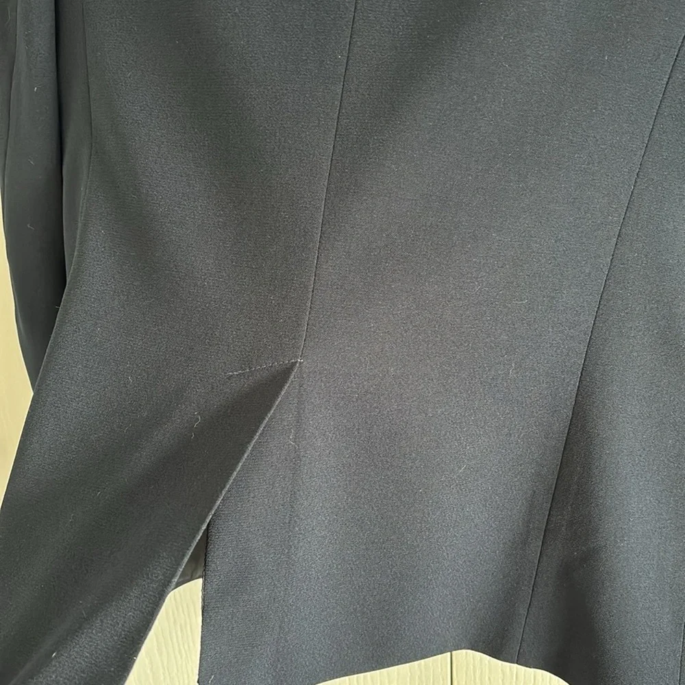 Banana Republic Navy Blazer - Picture 5 of 6